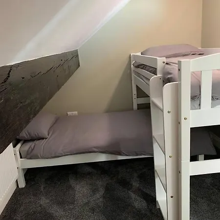 Church View York, 4 Bedroom Sleeps 8 Parking Wifi Patio * York