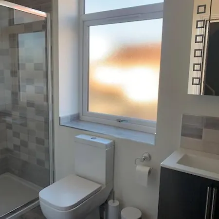 Church View York, 4 Bedroom Sleeps 8 Parking Wifi Patio *