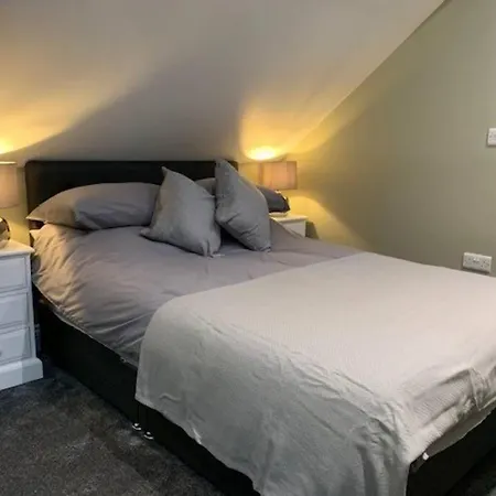 Church View York, 4 Bedroom Sleeps 8 Parking Wifi Patio