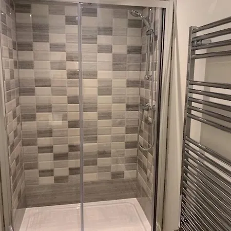 Church View York, 4 Bedroom Sleeps 8 Parking Wifi Patio *