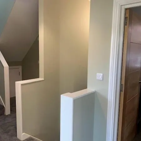 Church View York, 4 Bedroom Sleeps 8 Parking Wifi Patio York